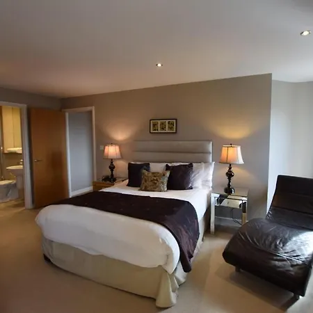 The Chambers, Riverside West アパート リーズ