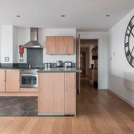 アパート The Chambers, Riverside West リーズ